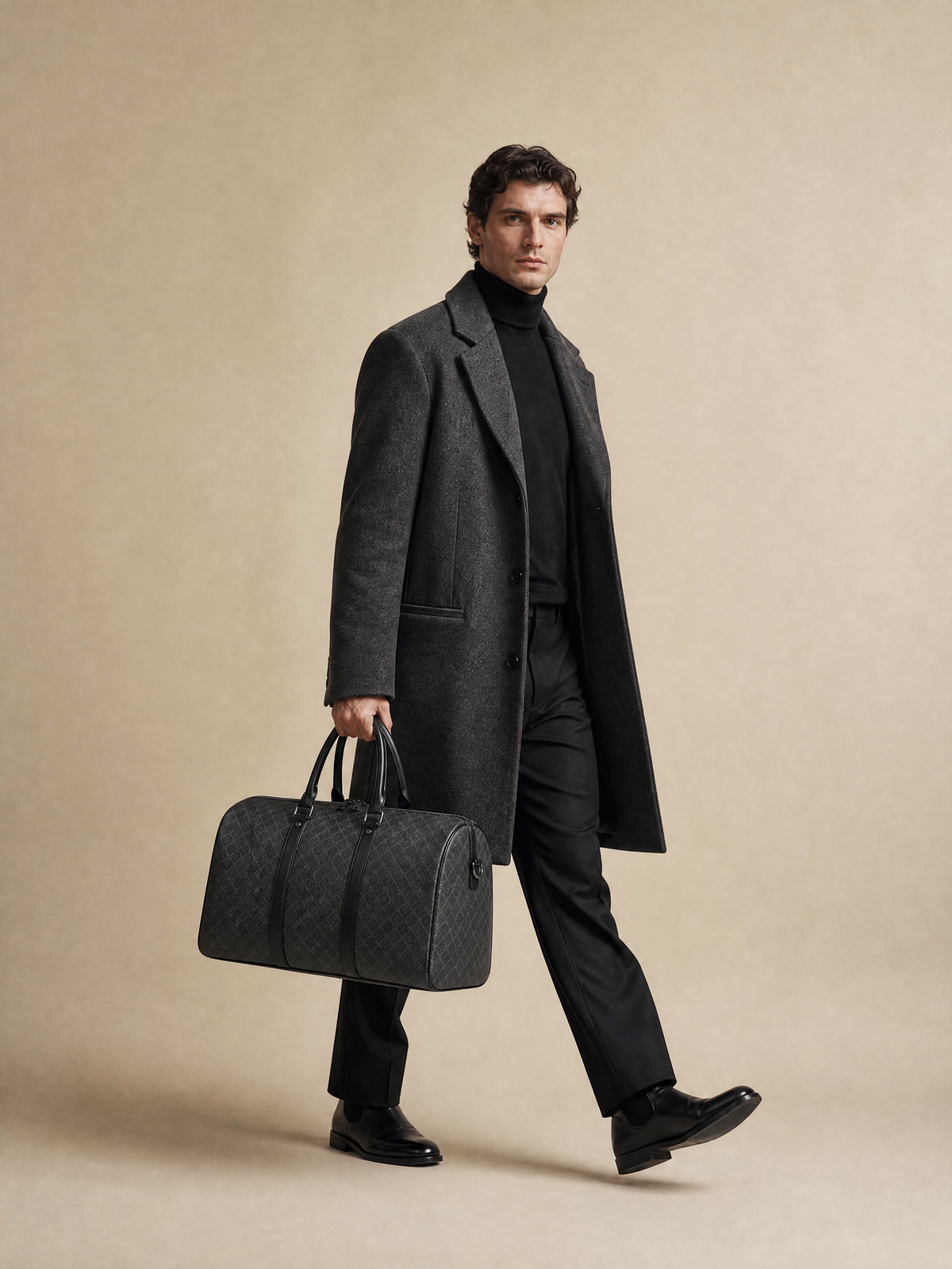 Mannequin homme en marche avec sac de voyage en cuir noir Veldom