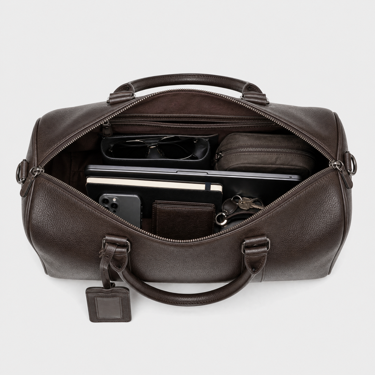Sac en Cuir de Voyage pour Homme, coloris Marron, sac ouvert avec effets personnels