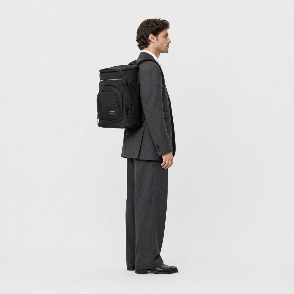 Sac à Dos Isotherme 30L, coloris Noir, porté par un mannequin