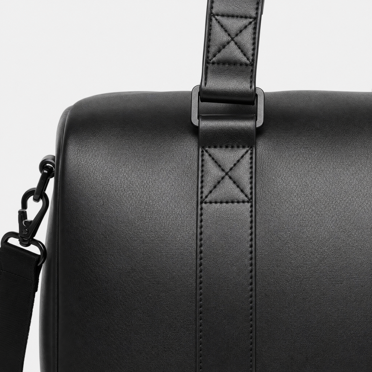 Sac Voyage en Cuir Homme, coloris Noir, detail couture et finition