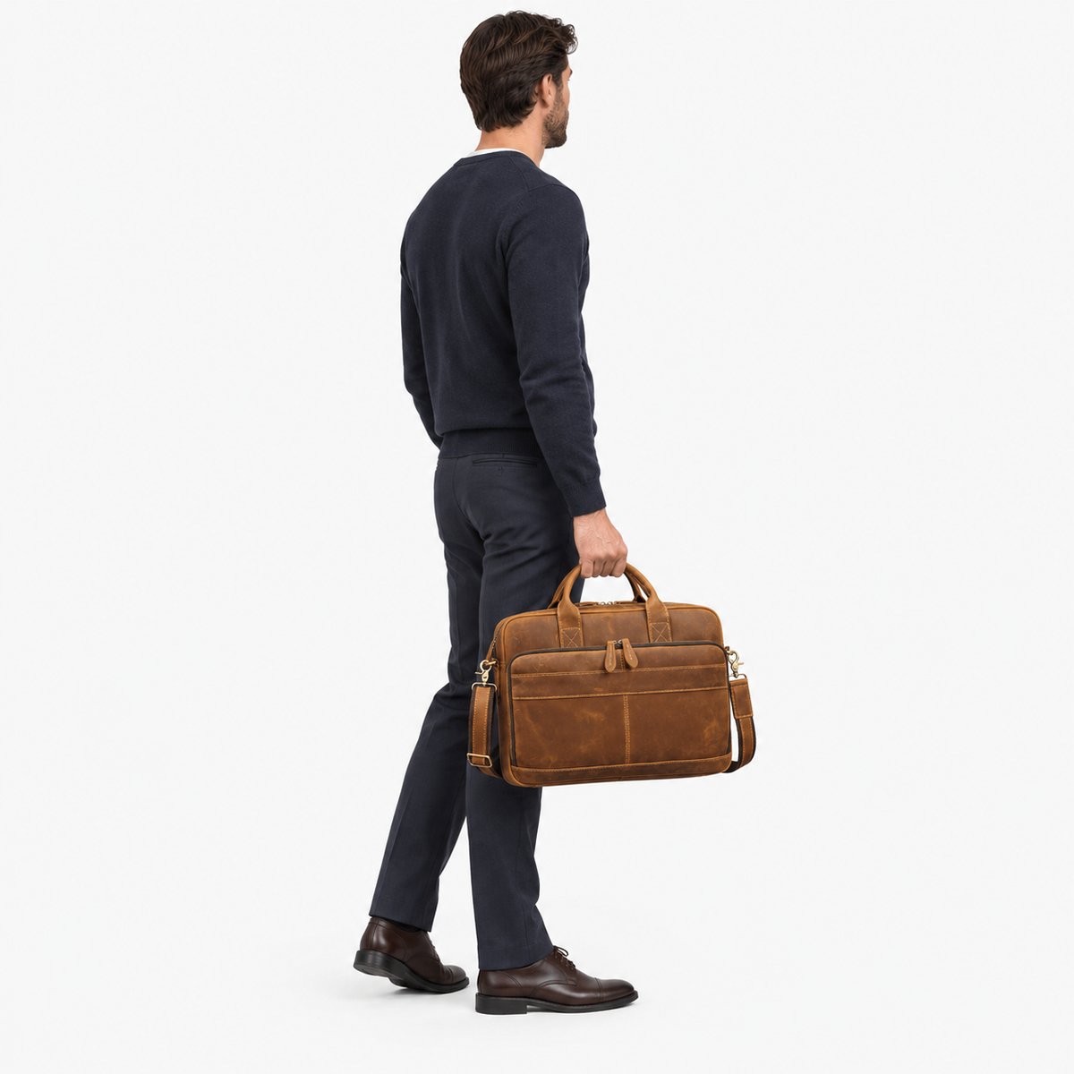 Sac pour Ordinateur Homme, coloris Marron clair (40 cm), porté par un mannequin
