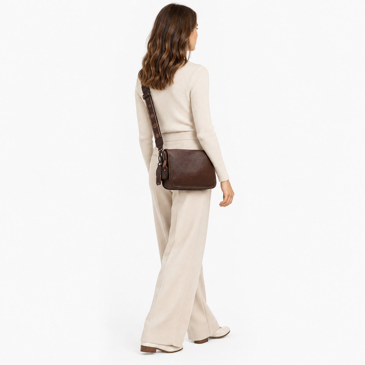 Sac Cuir Femme, coloris Marron clair, porté par un mannequin