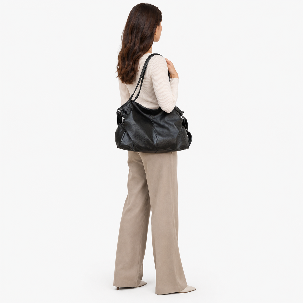 Sac Fourre Tout Femme, coloris Noir, porté par un mannequin