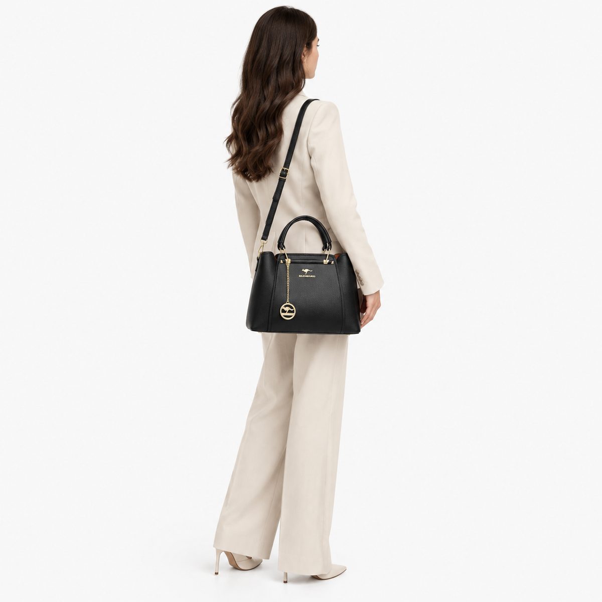Sac à Main Grand Femme, coloris Noir, porté par un mannequin