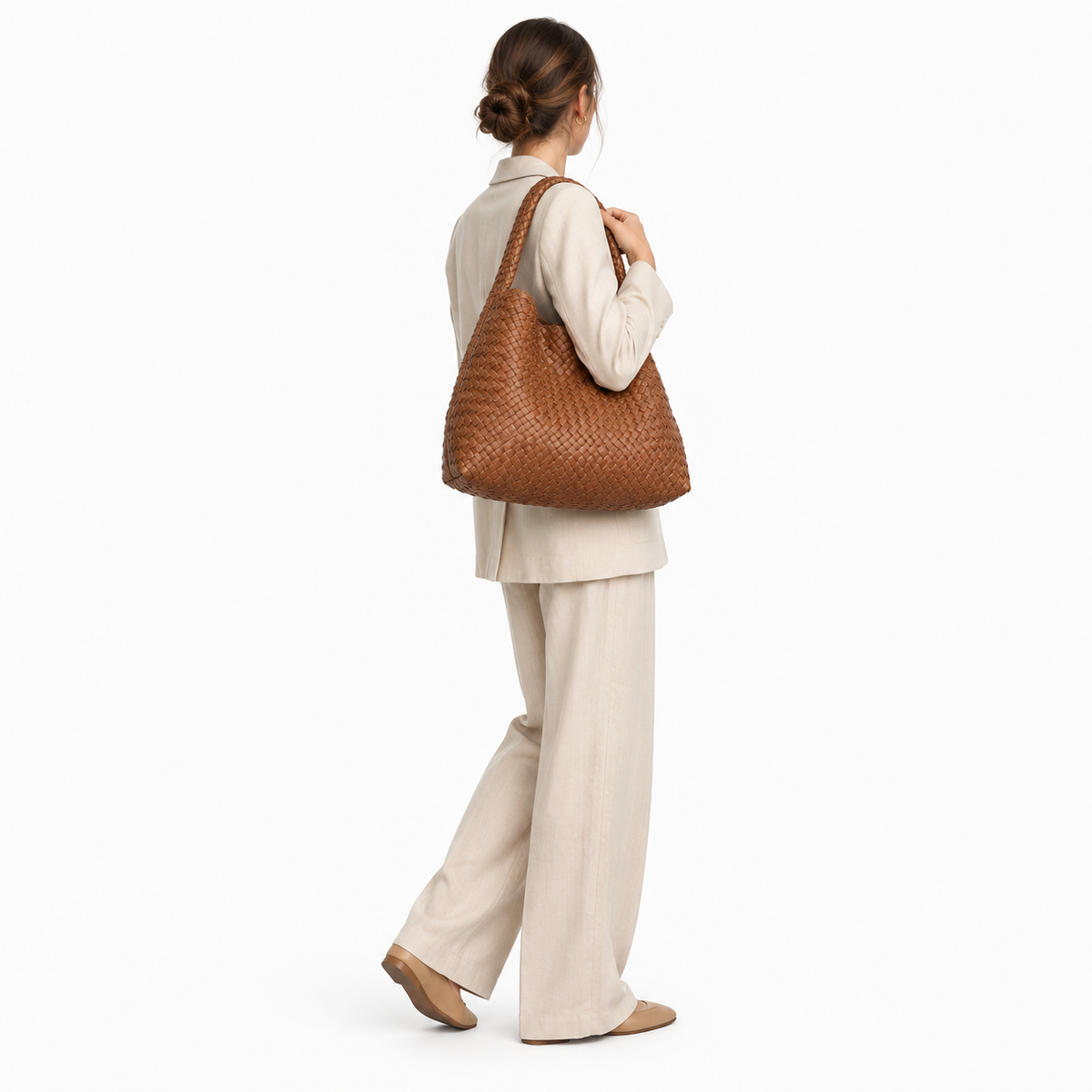 Sac Tressé, coloris Marron, porté par un mannequin