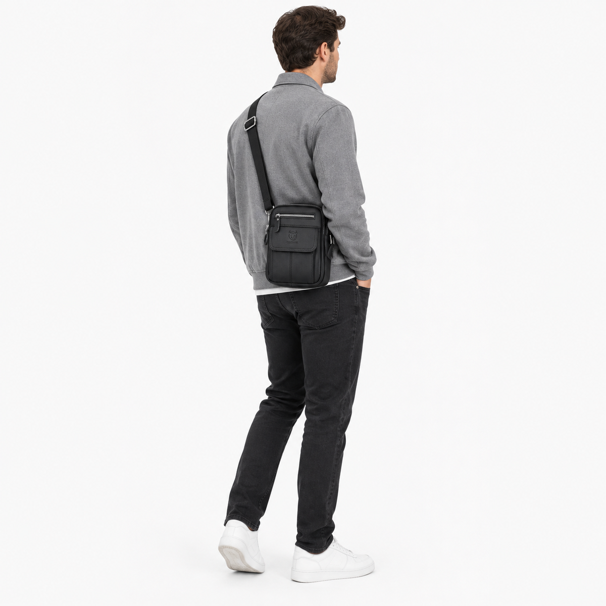 Sacoche pour Homme, coloris Noir, porté par un mannequin