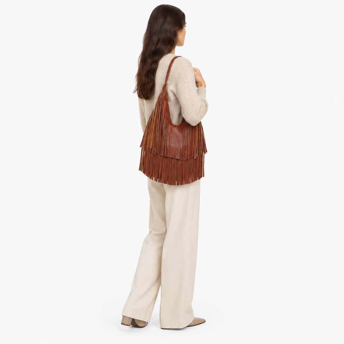 Sac à Frange, coloris Marron, porté par un mannequin