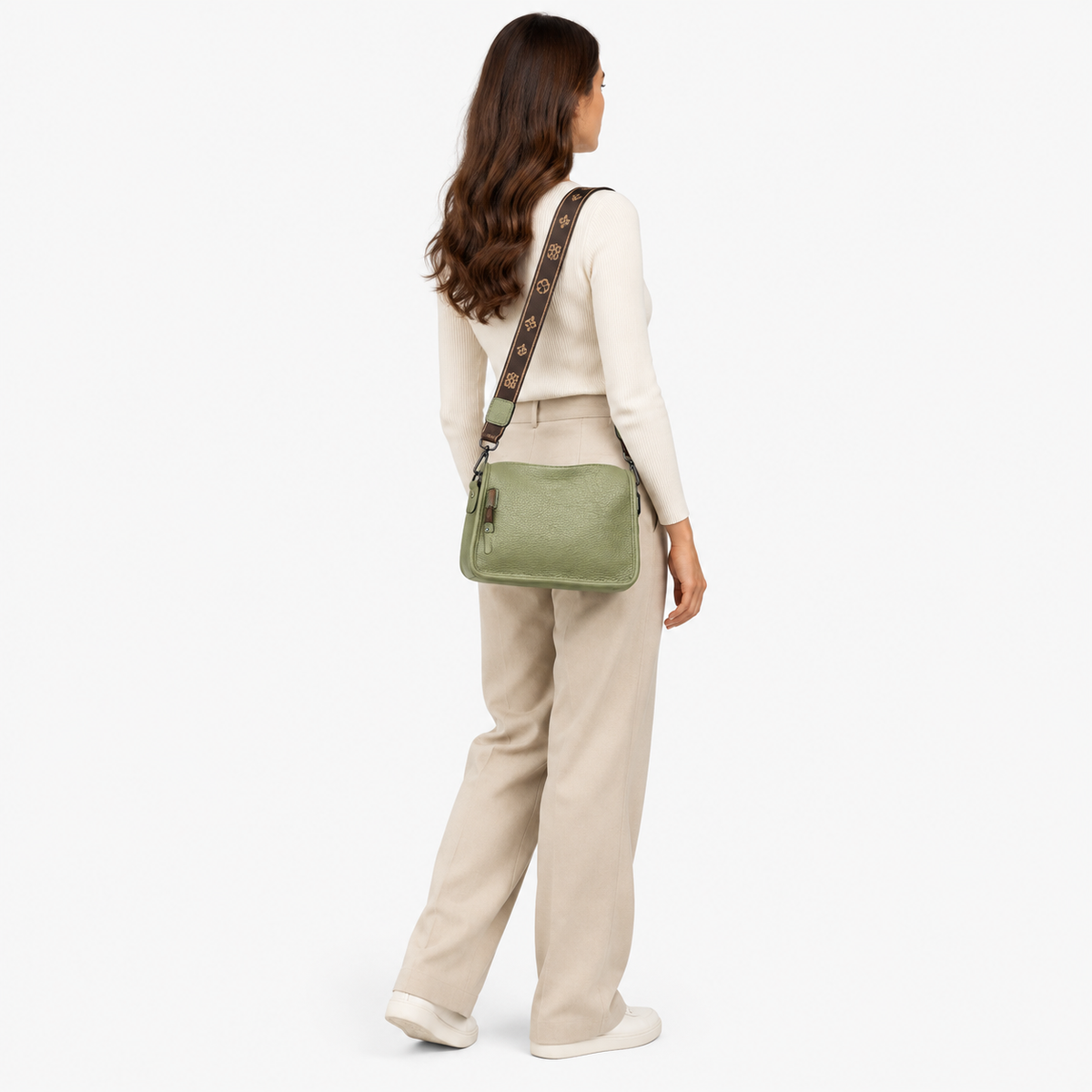 Sac Cuir Femme, coloris Vert, porté par un mannequin