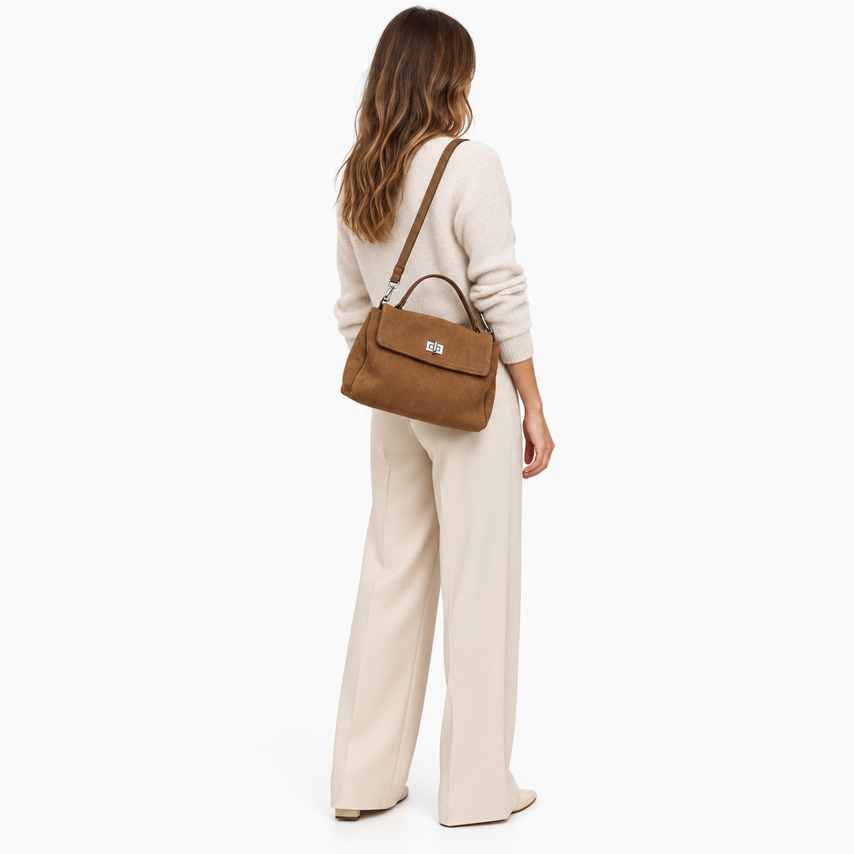 Sac à Main Daim, coloris Marron, porté par un mannequin