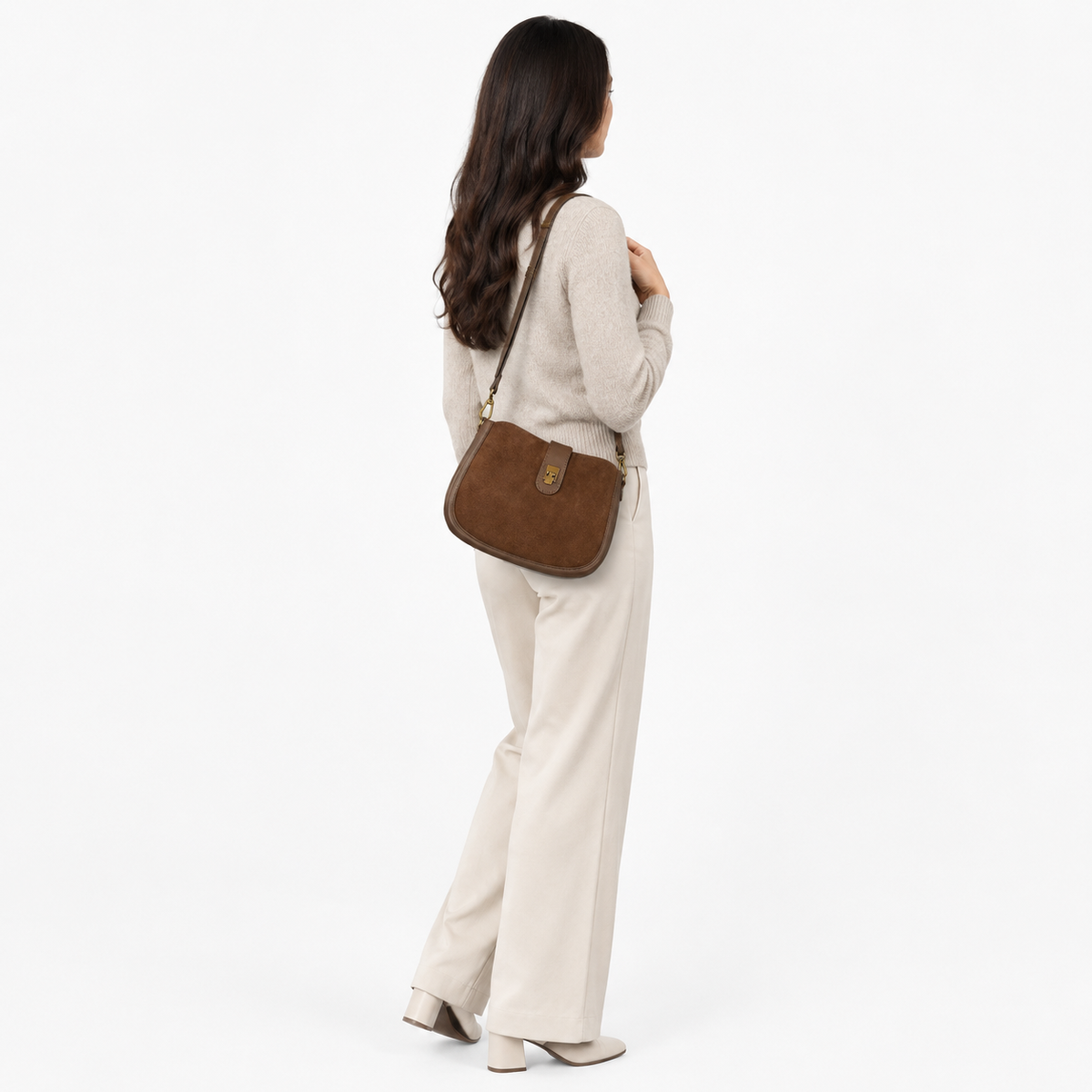 Sac Porté Épaule Femme, coloris Marron, porté par un mannequin