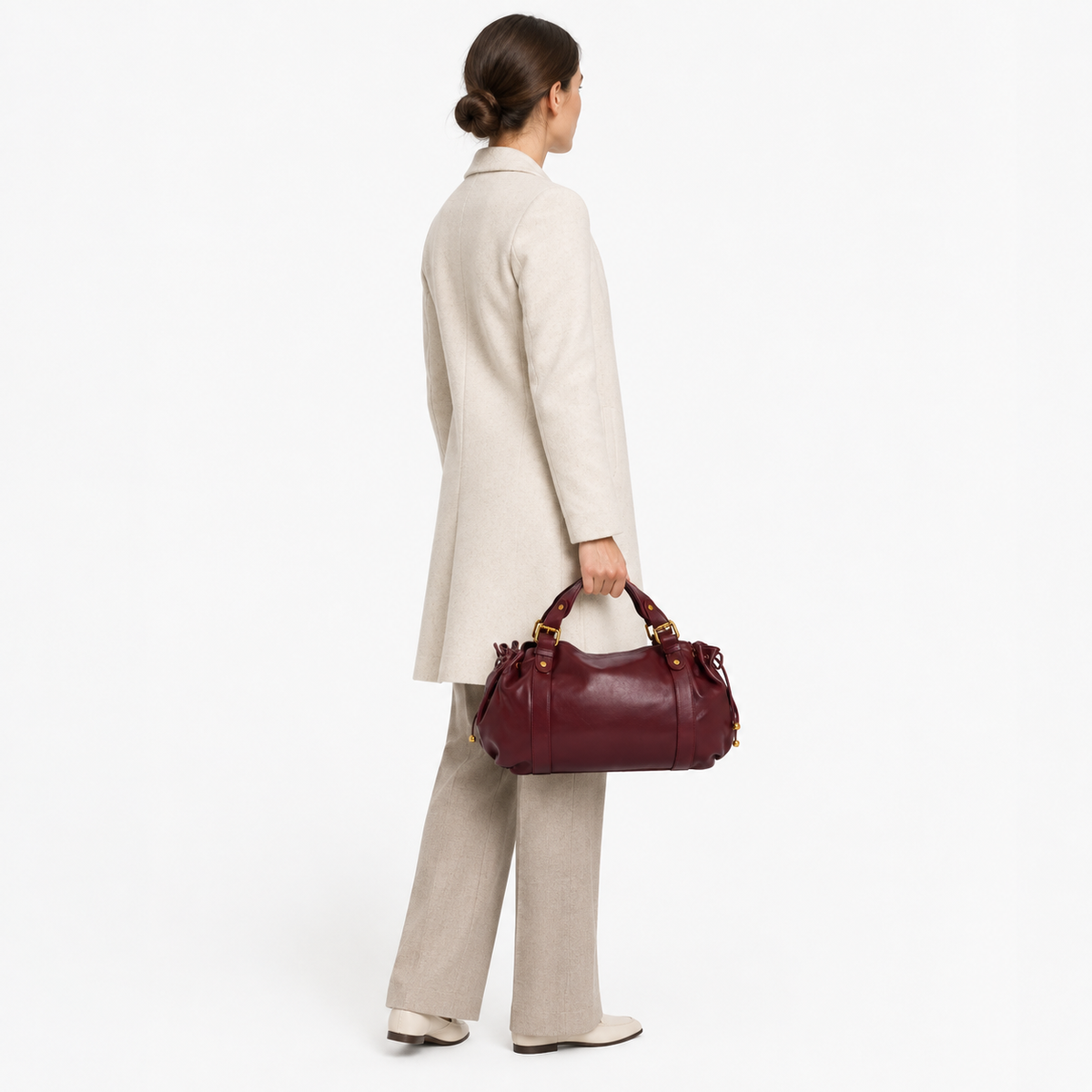 Sac Bowling Femme, coloris Marron, porté par un mannequin