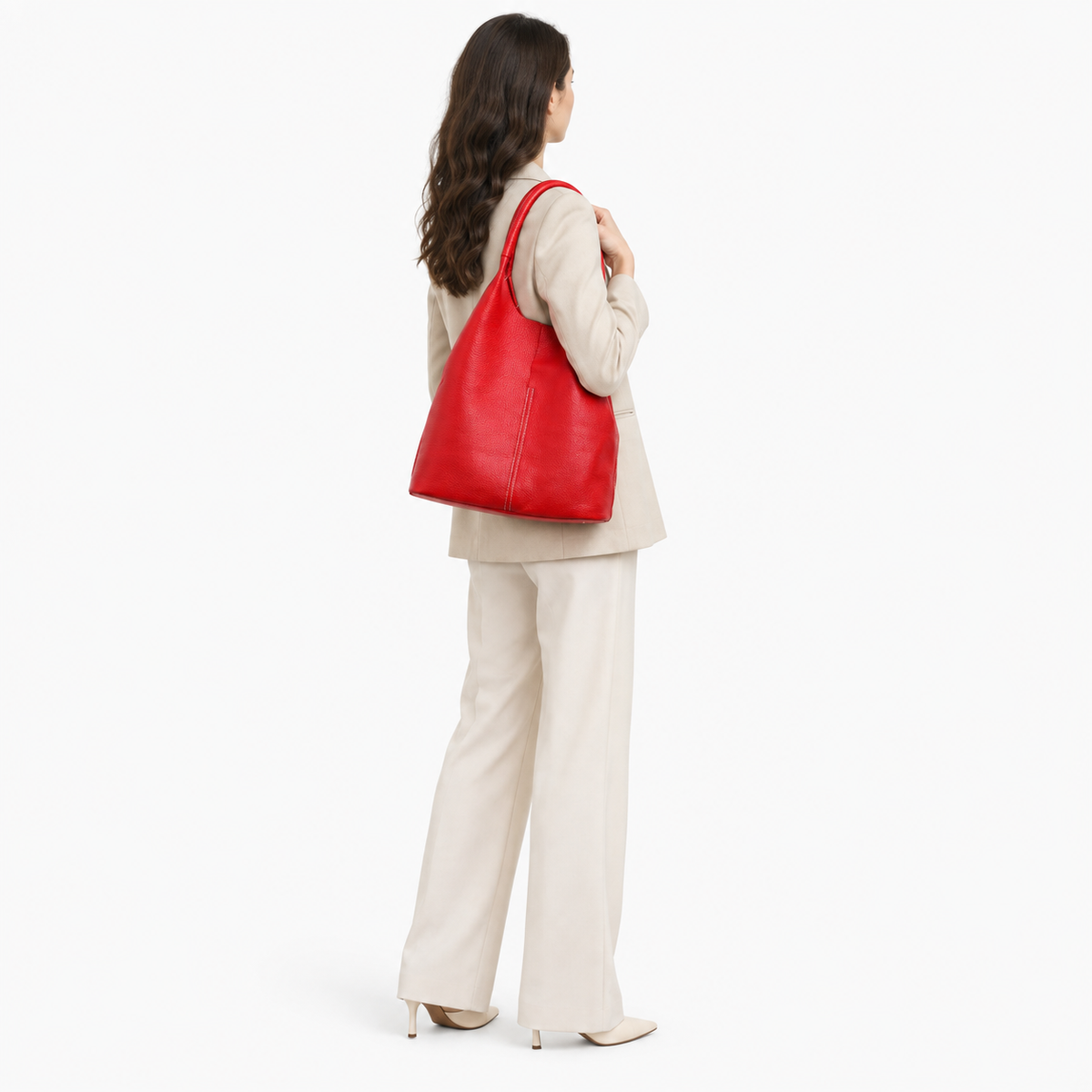 Sac Cabas Cuir Femme, coloris Rouge, porté par un mannequin