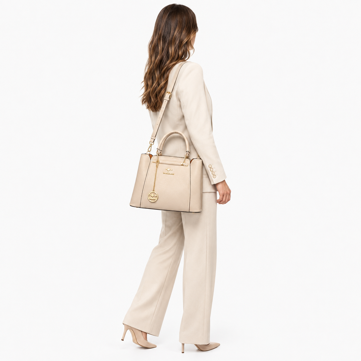 Sac à Main Grand Femme, coloris Kaki, porté par un mannequin