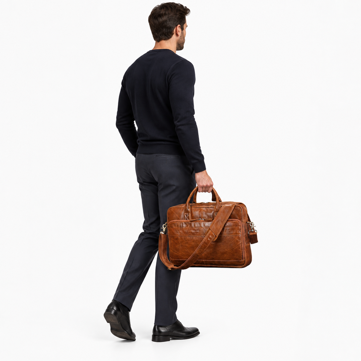 Sac pour Ordinateur Homme, coloris Marron (40 cm), porté par un mannequin
